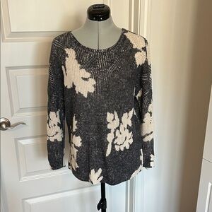 NIC+ZOE Floral Knit Sweater in Gray and Cream